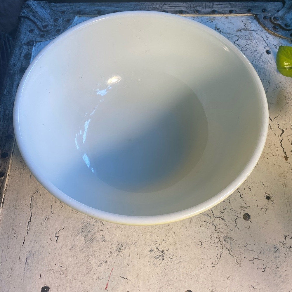 1 Pyrex 404 Yellow 4 Quart primary mixing bowl - Picture 4 of 11